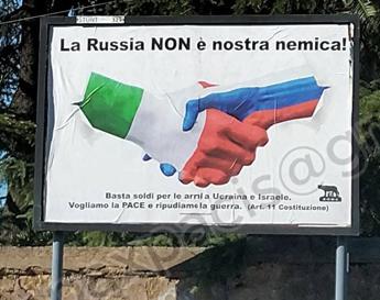 Russia non e nemica i cartelloni in Italia diventano un caso per Cnn