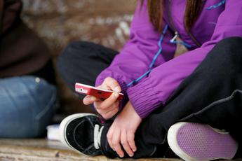 Salute da Consulcesi un film e un corso per capire i bisogni degli adolescenti