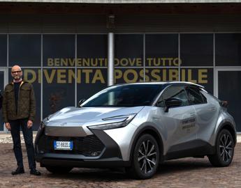 Santilli mercato premia full hybrid Toyota possibile target 2024 a quota 120 mila