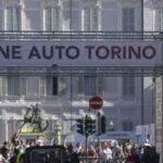 Torino auto da rally sulla folla in piazza San Carlo 5 in ospedale