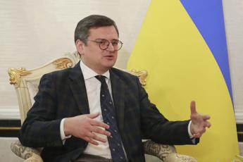 Ucraina Zelensky cambia il governo Kuleba a