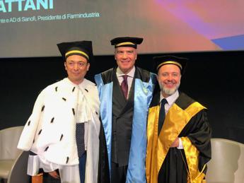 Universita Pegaso laurea honoris causa a Marcello Cattani in Scienze economiche