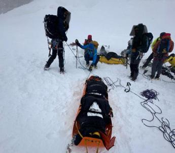 Valanga oggi sul monte Castore un morto e 4 feriti