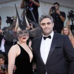 Venezia 81 Lady Gaga e il gesto verso il futuro marito che commuove i fan Video