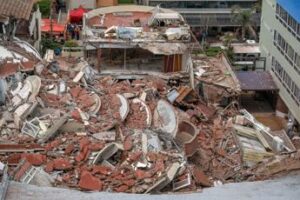 Argentina crolla hotel a Buenos Aires un morto e 9 dispersi