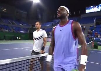 Atp Shanghai Tiafoe furioso con larbitro raffica di vaffa Video