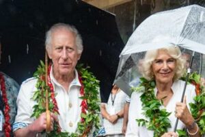 Carlo e Camilla in Australia dalla palla da cricket a un peluche di koala i souvenir per i nipoti