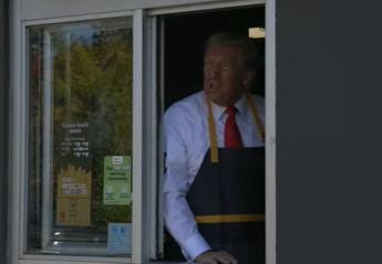 Donald Trump lavora da McDonalds Mi pagano poco Video