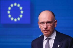 Enrico Letta si dimette dal Parlamento nominato decano allIe di Madrid