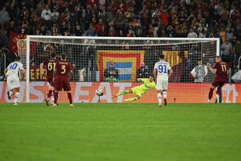 Europa League Roma Dinamo Kiev 1 0 decide Dovbyk su rigore