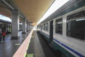 Guasto sulla linea ferroviaria Torino Genova ritardi e cancellazioni