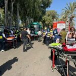 Israele camion su persone a fermata autobus vicino Tel Aviv decine di feriti