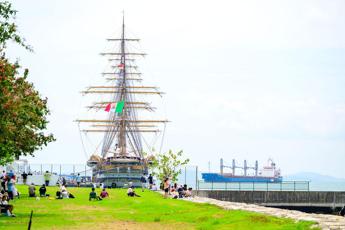 La Amerigo Vespucci lascia Singapore 45.000 i visitatori per Nave e Villaggio Italia