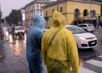 Maltempo Italia oggi allerta arancione in 5 regioni scuole chiuse e rischio nubifragi