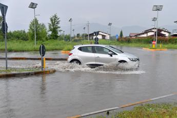 Maltempo e ancora allerta sullItalia riprese ricerche di Davide Fiorin