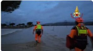 Maltempo sullItalia allerta in Toscana esonda il Cornia