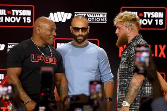 Mike Tyson vs Jake Paul Netflix annuncia data e orario dellincontro Video