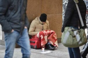 Poverta assoluta per 57 milioni di italiani nel 2023