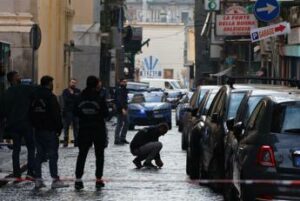 Quindicenne ucciso a Napoli attesa per lautopsia le indagini