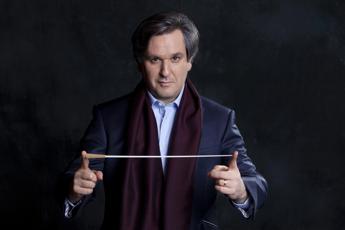 Teatro parte da Rho la tournee italiana di Sir Antonio Pappano