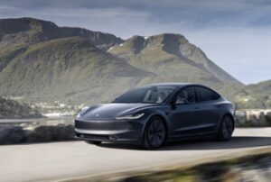 Tesla Model 3 con sempre piu autonomia