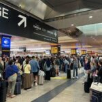 Treni bloccati a Roma Termini la rabbia dei viaggiatori fra attesa e rimborsi