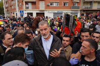 Alluvione in Spagna re Felipe Comprendo la loro rabbia