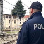 Bologna giovane aggredisce capotreno e gli fa saltare due denti