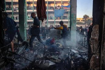 Gaza media quasi 90 morti in raid Israele oltre 60 in attacco vicino ospedale