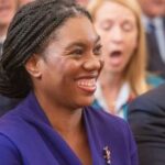 Kemi Badenoch chi e la nuova leader dei Tory anti woke e Brexiter entusiasta