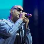 Luca Carboni il ritorno per festeggiare i 40 anni di carriera tra canzoni e pittura