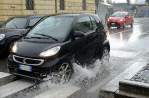 Maltempo allerta meteo in Sicilia scuole chiuse nel catanese