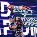 Martin campione MotoGp il discorso e la citazione Come diceva Berlusconi. Video