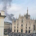 Milano incendio in parcheggio sotterraneo nel centro fumo in Duomo