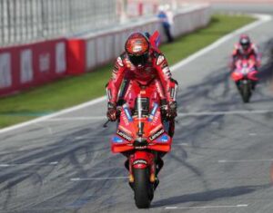 MotoGp oggi si corre a Barcellona orario dove vederla e le combinazioni per il titolo