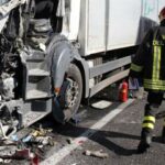 Potenza scontro tra due tir due morti