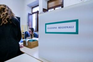 Regionali exit poll in Emilia Romagna avanti De Pascale testa a testa in Umbria