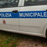 Spari a salve durante dimostrazione Vigili urbani a scuola scoppia polemica a Palermo