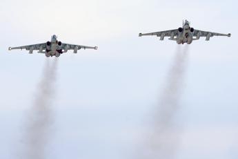 Ucraina massiccio attacco Russia con aerei e droni Polonia fa decollare i caccia