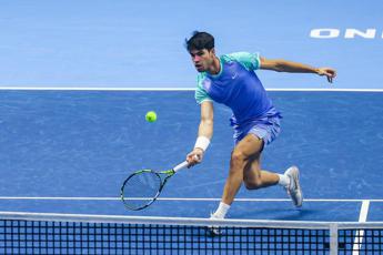 Zverev batte Alcaraz e lo elimina dalle Atp Finals